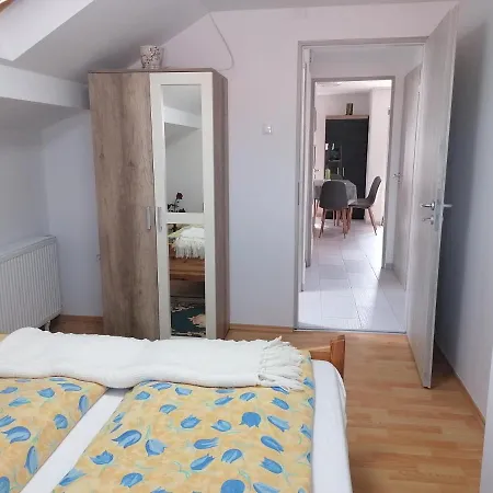 Apartment Mimi Vendeghaz *
